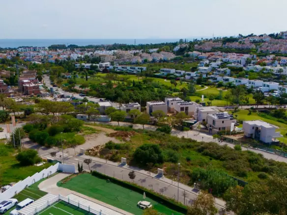 3-bedroom Villa In Estepona, Spain (153 M²)