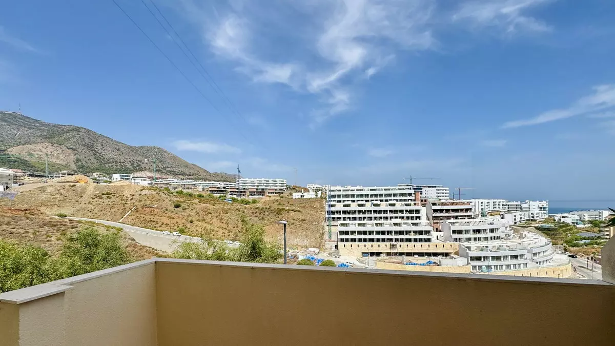 2-bedroom Apartment In Fuengirola, Spain (115 M²)