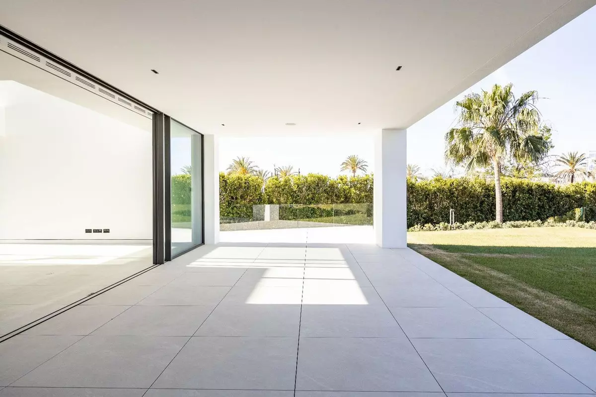 3-bedroom Villa In Marbella, Spain (447 M²)