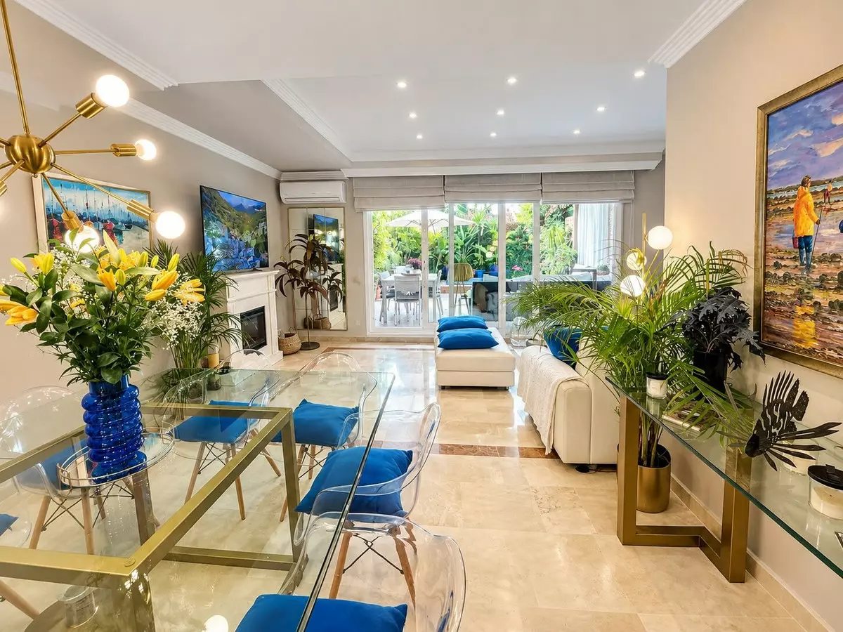 5-bedroom Town House In Marbella, Spain (277 M²)