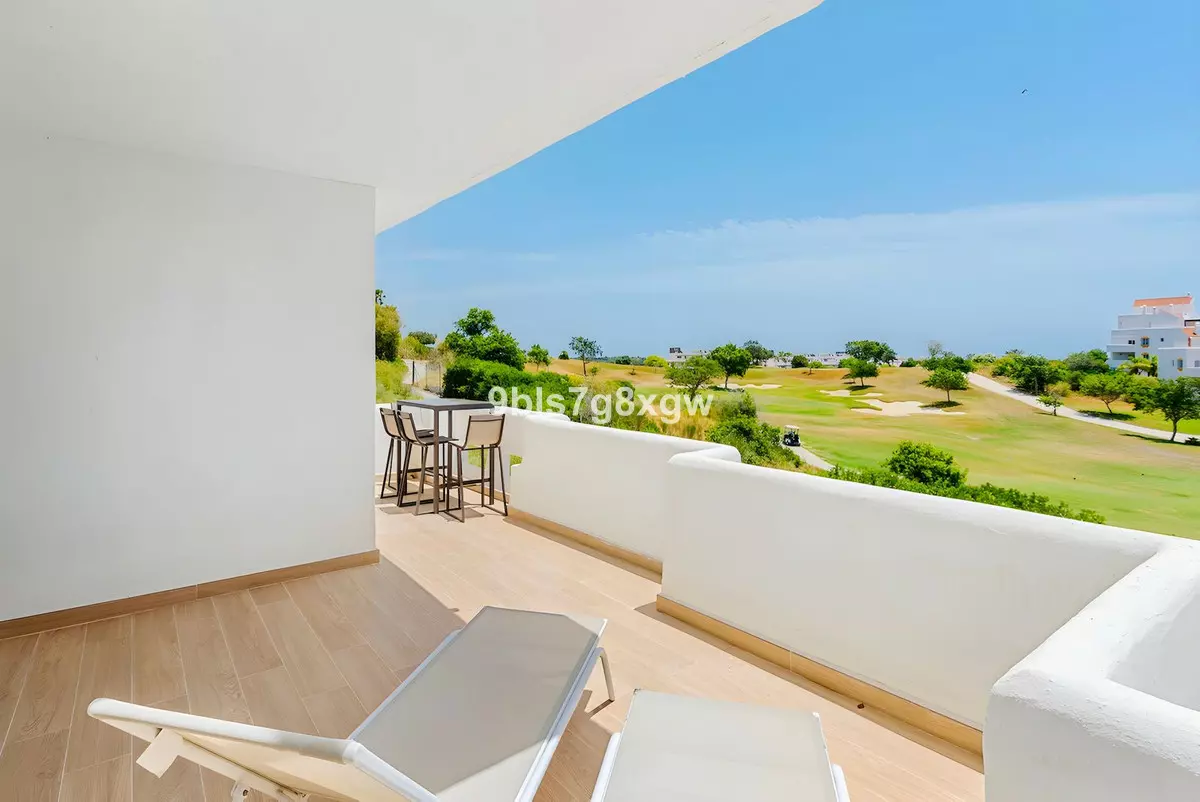 2-bedroom Apartment In Estepona, Spain (96 M²)