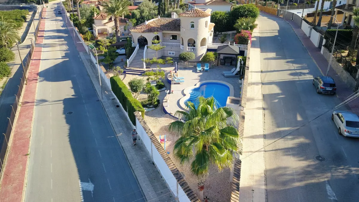 5-bedroom Villa In Algorfa, Spain (375 M²)