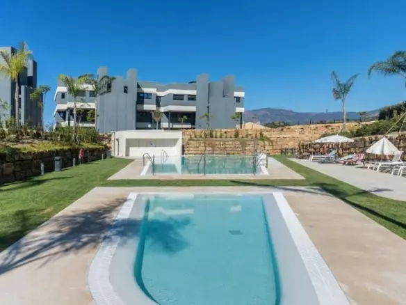 3-bedroom Apartment In Estepona, Spain (120 M²)