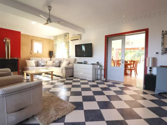 3-bedroom Villa In Algorfa, Spain (264 M²)