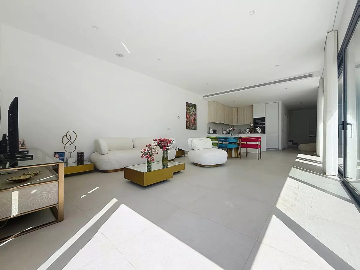 3-bedroom Apartment In Casares, Spain (184 M²)