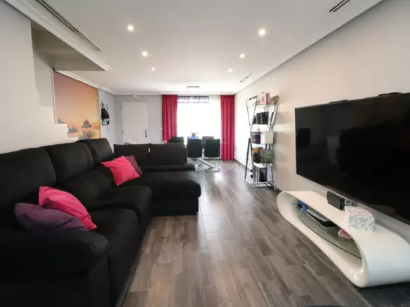 3-bedroom Town House In Redovan, Spain (241 M²)