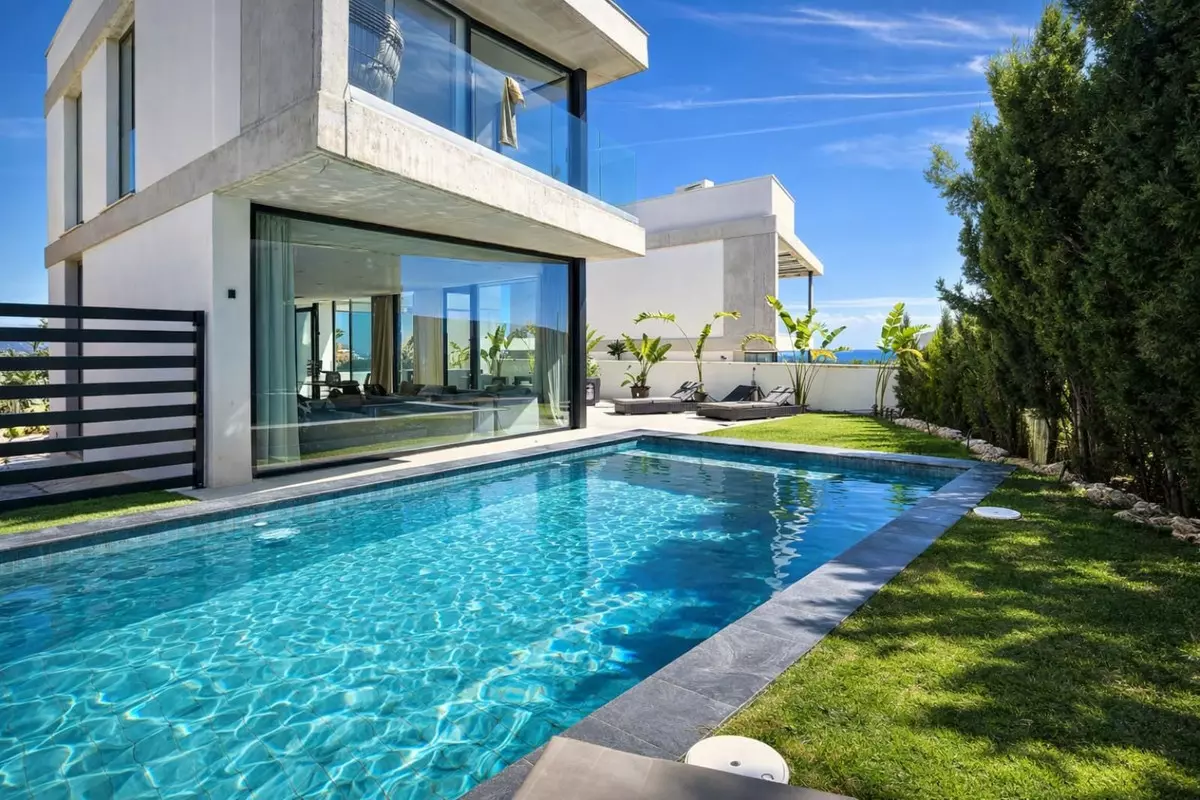 5-bedroom Villa In Marbella, Spain (285 M²)