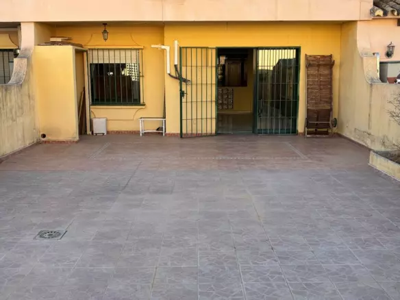 3-bedroom Apartment In Estepona, Spain (121 M²)