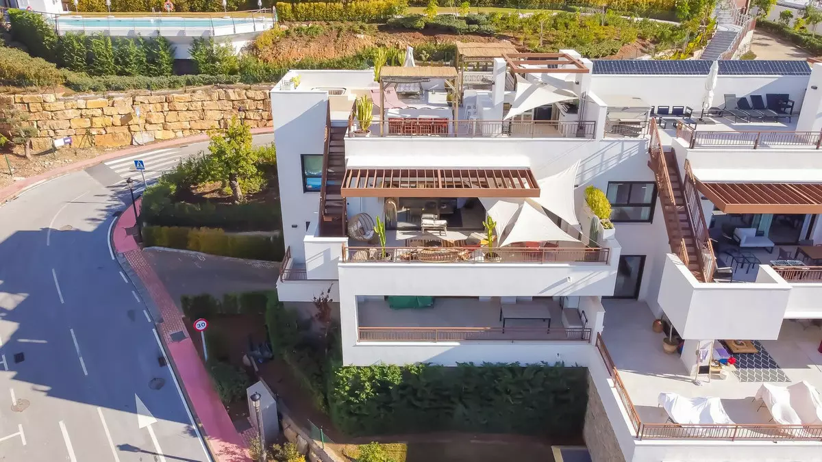 3-bedroom Apartment In Istan, Spain (140 M²)