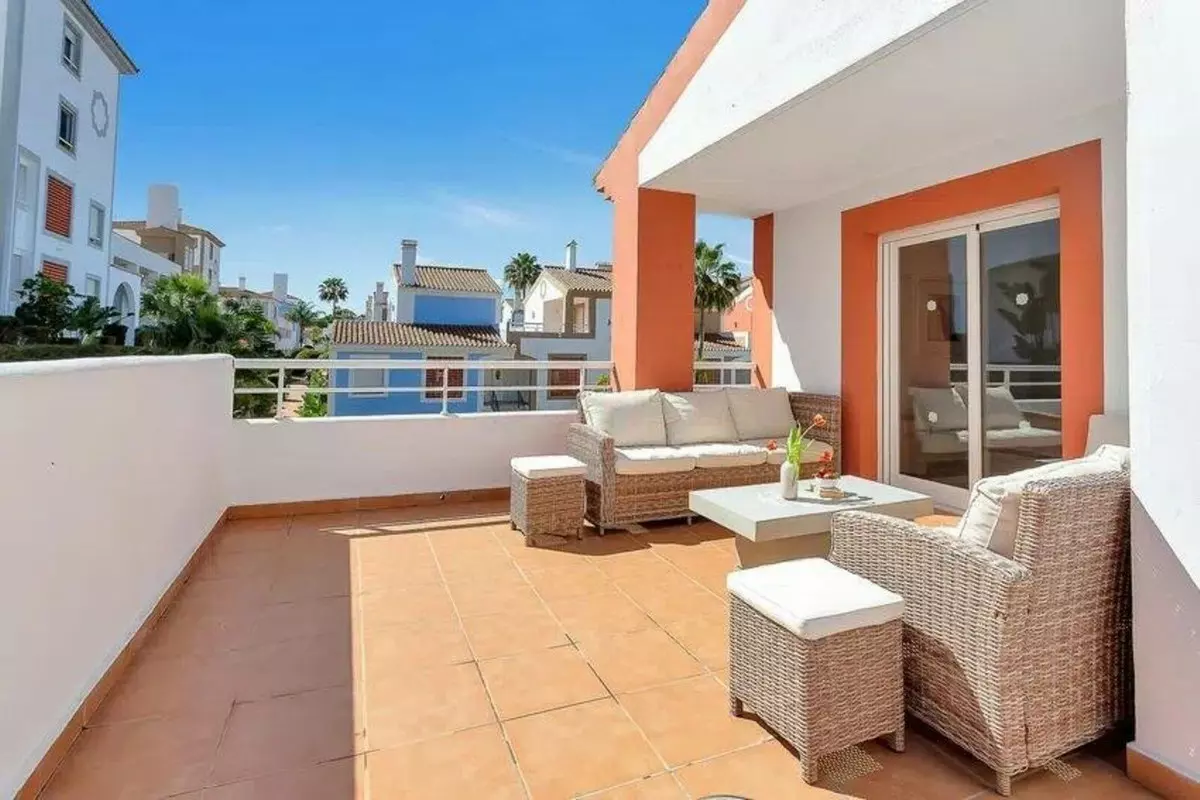3-bedroom Apartment In Estepona, Spain (115 M²)