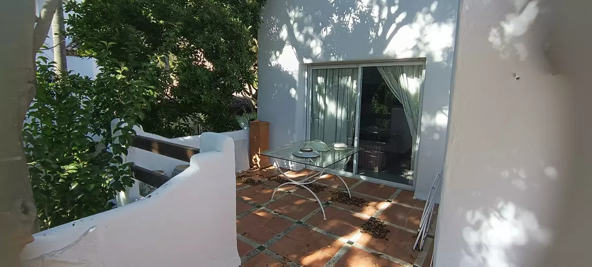 3-bedroom Apartment In Marbella, Spain (220 M²)
