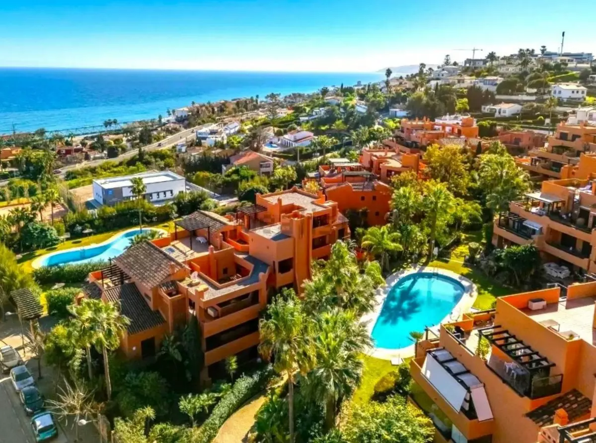 2-bedroom Apartment In Estepona, Spain (151 M²)