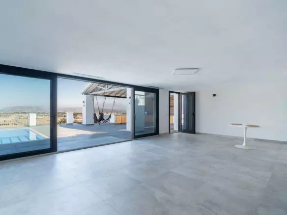6-bedroom Villa In Coín, Spain (527 M²)