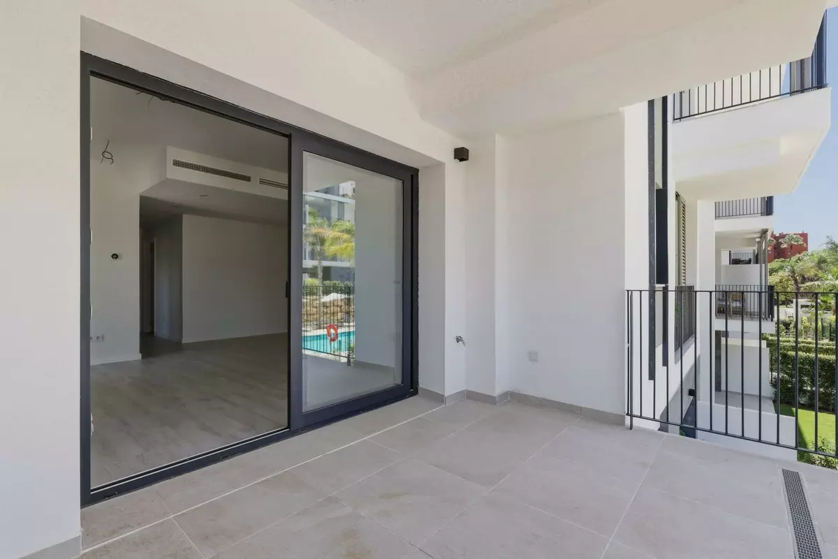 3-bedroom Apartment In Estepona, Spain (92 M²)