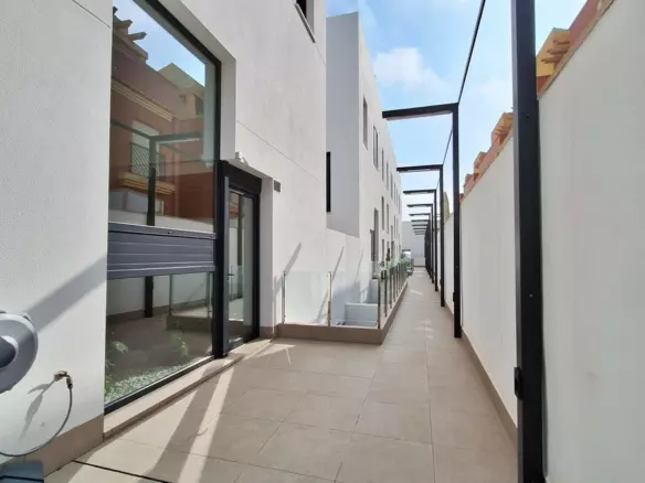 3-bedroom Apartment In Guardamar Del Segura, Spain (120 M²)