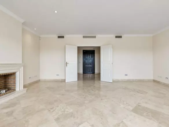 3-bedroom Town House In Estepona, Spain (157 M²)
