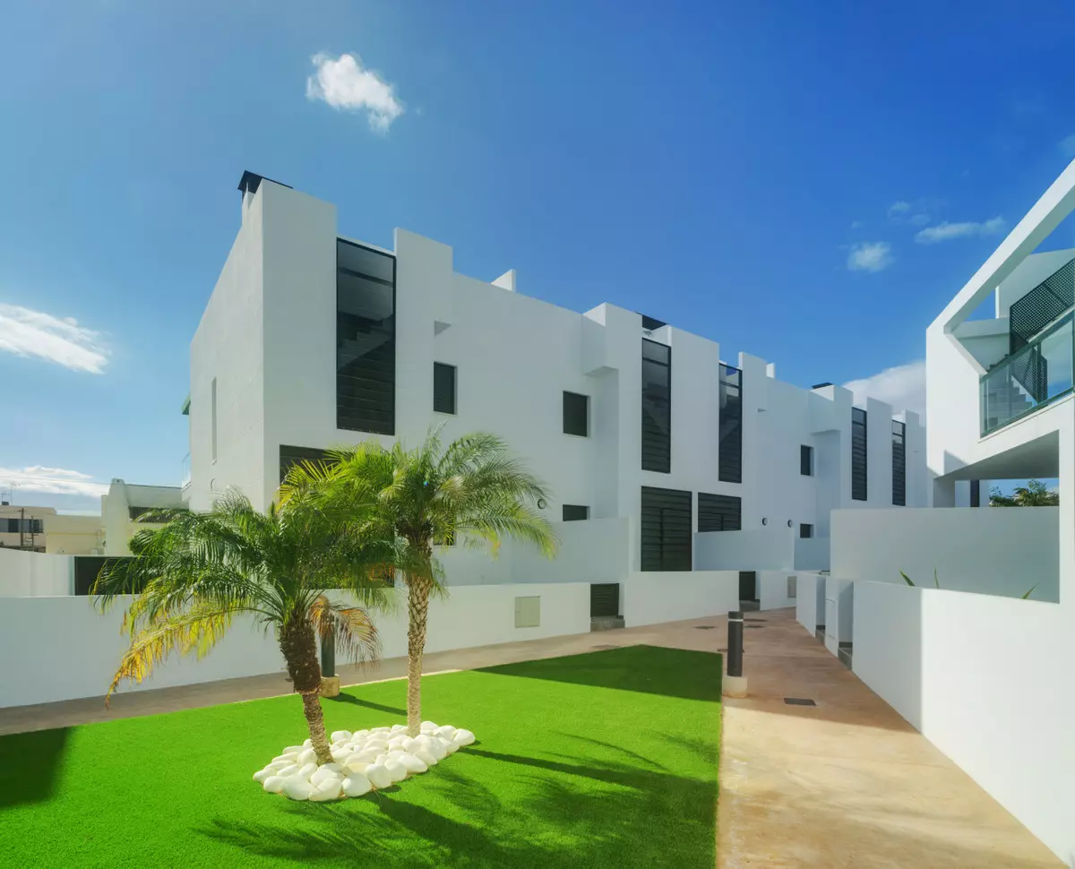 2-bedroom Villa In Orihuela, Spain (56 M²)