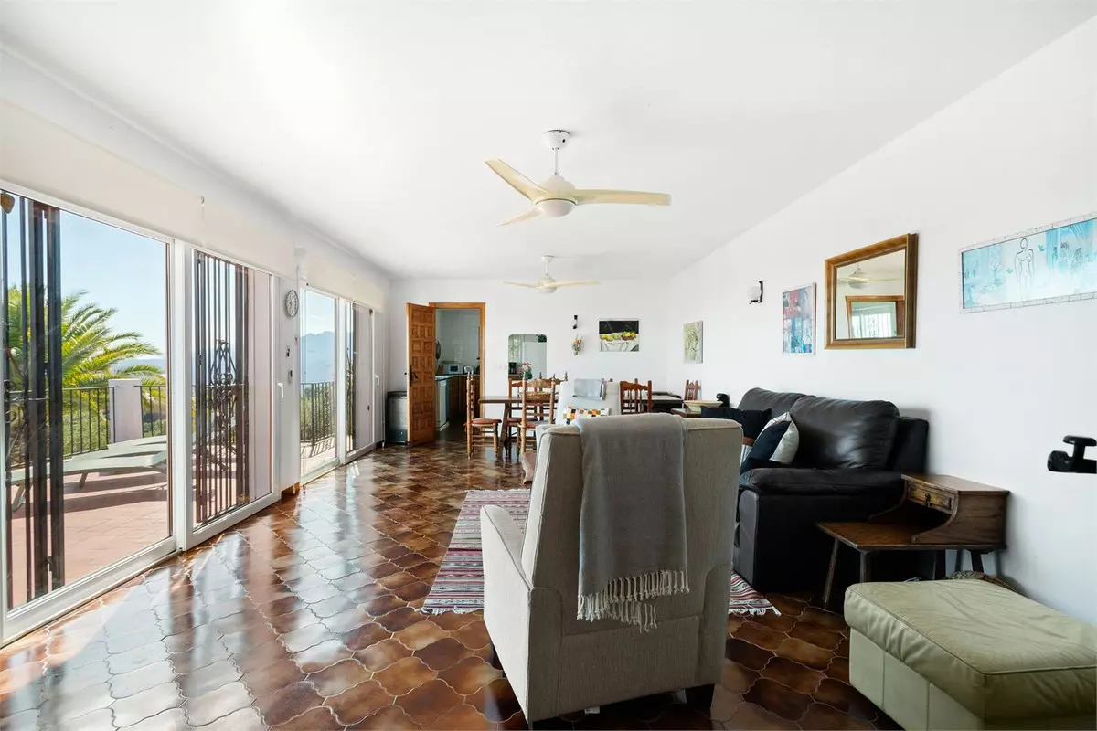 4-bedroom Villa In Mijas, Spain (269 M²)