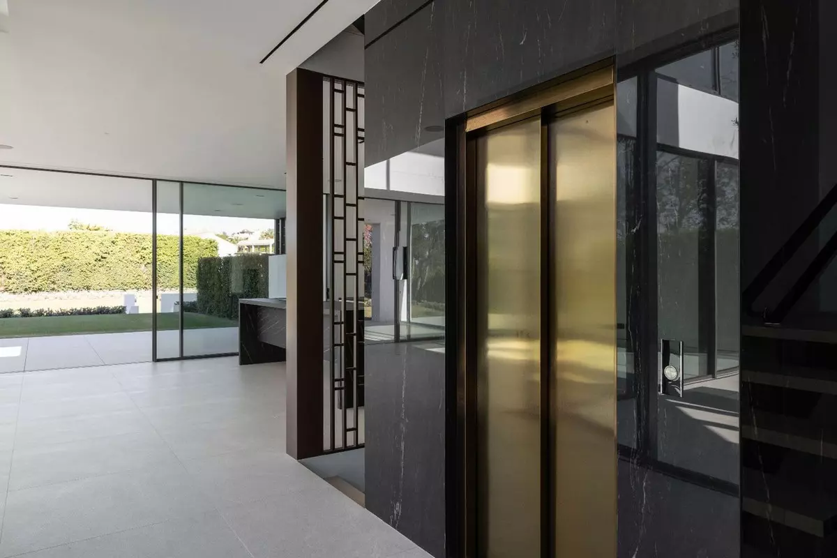 3-bedroom Villa In Marbella, Spain (447 M²)