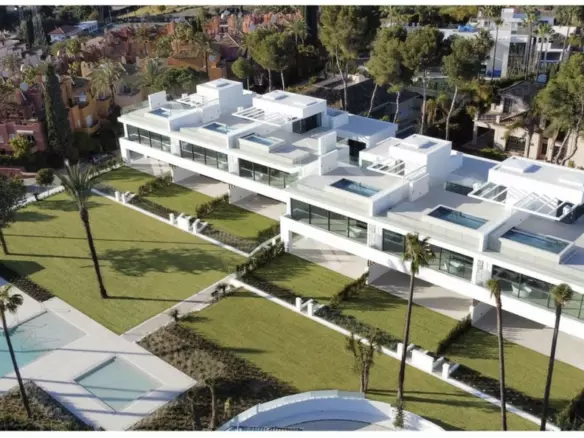 4-bedroom Villa In Marbella, Spain (442 M²)