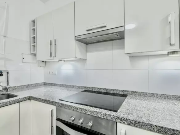 2-bedroom Apartment In Estepona, Spain (84 M²)