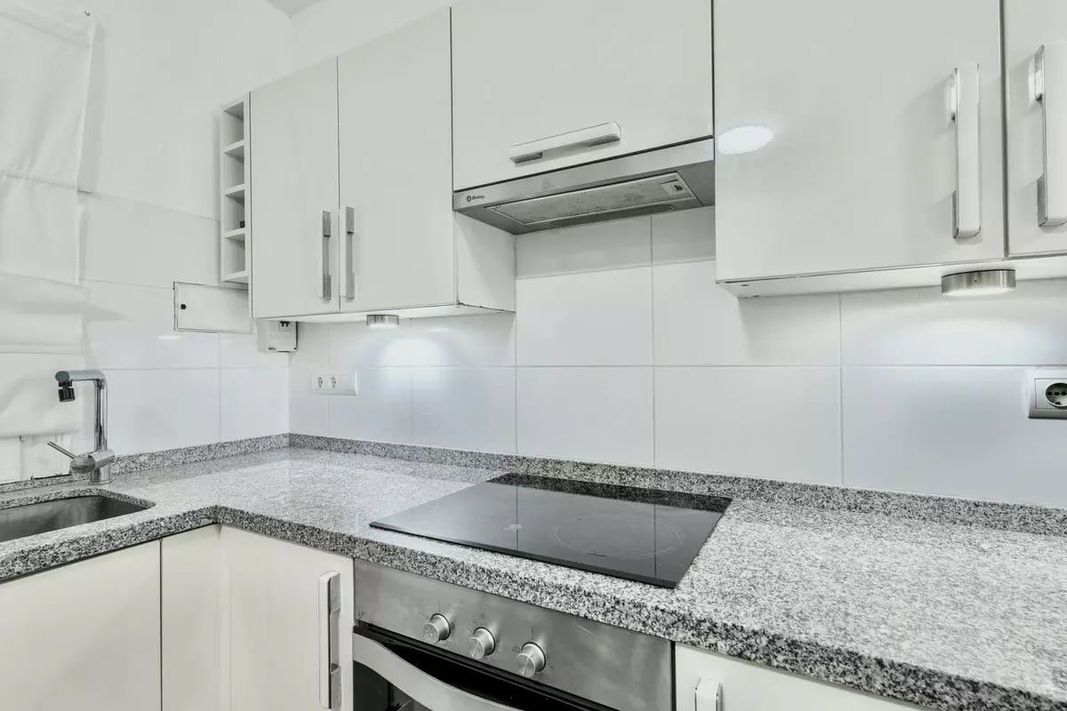 2-bedroom Apartment In Estepona, Spain (84 M²)