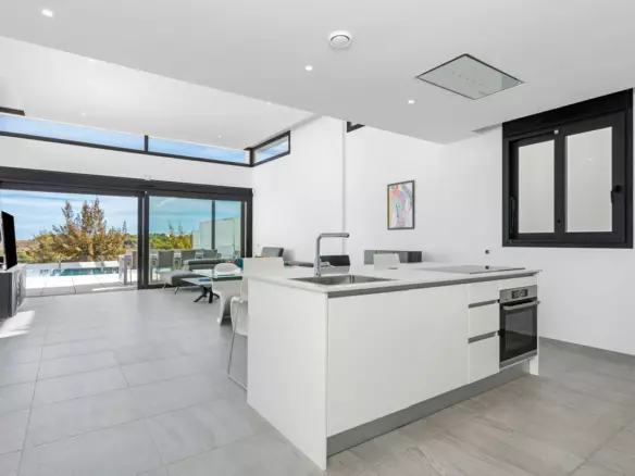 4-bedroom Villa In San Miguel De Salinas, Spain (272 M²)