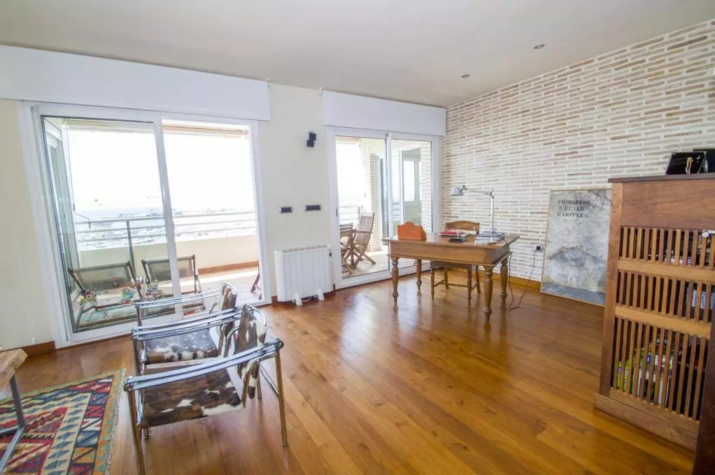 3-bedroom Apartment In Torrevieja, Spain (150 M²)