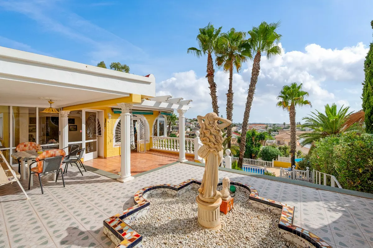 2-bedroom Villa In Rojales, Spain (132 M²)