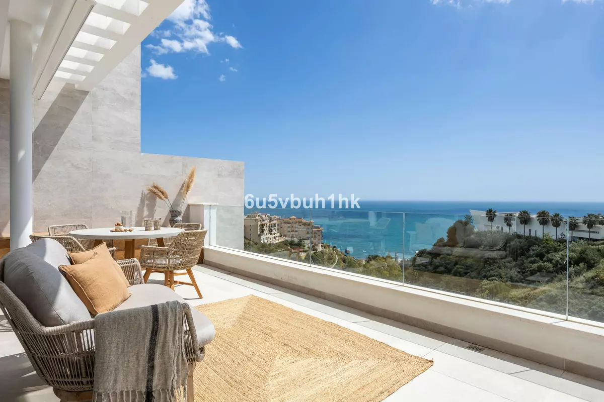 3-bedroom Apartment In Benalmádena, Spain (260 M²)