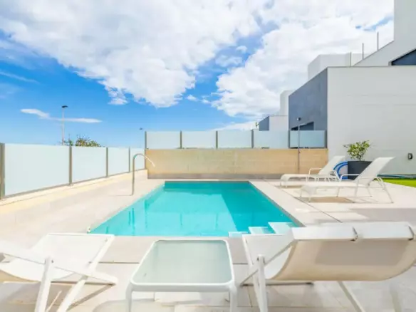 3-bedroom Villa In Orihuela, Spain (175 M²)