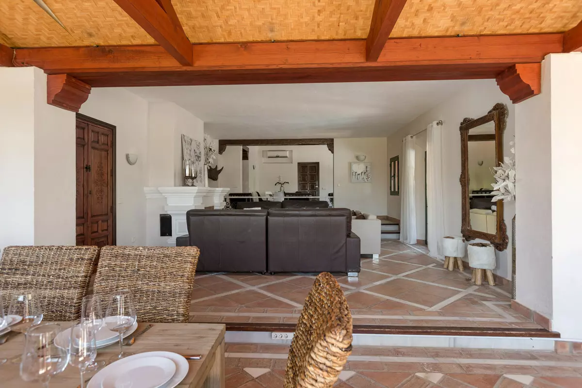 12-bedroom Villa In Benahavis, Spain (1.058 M²)