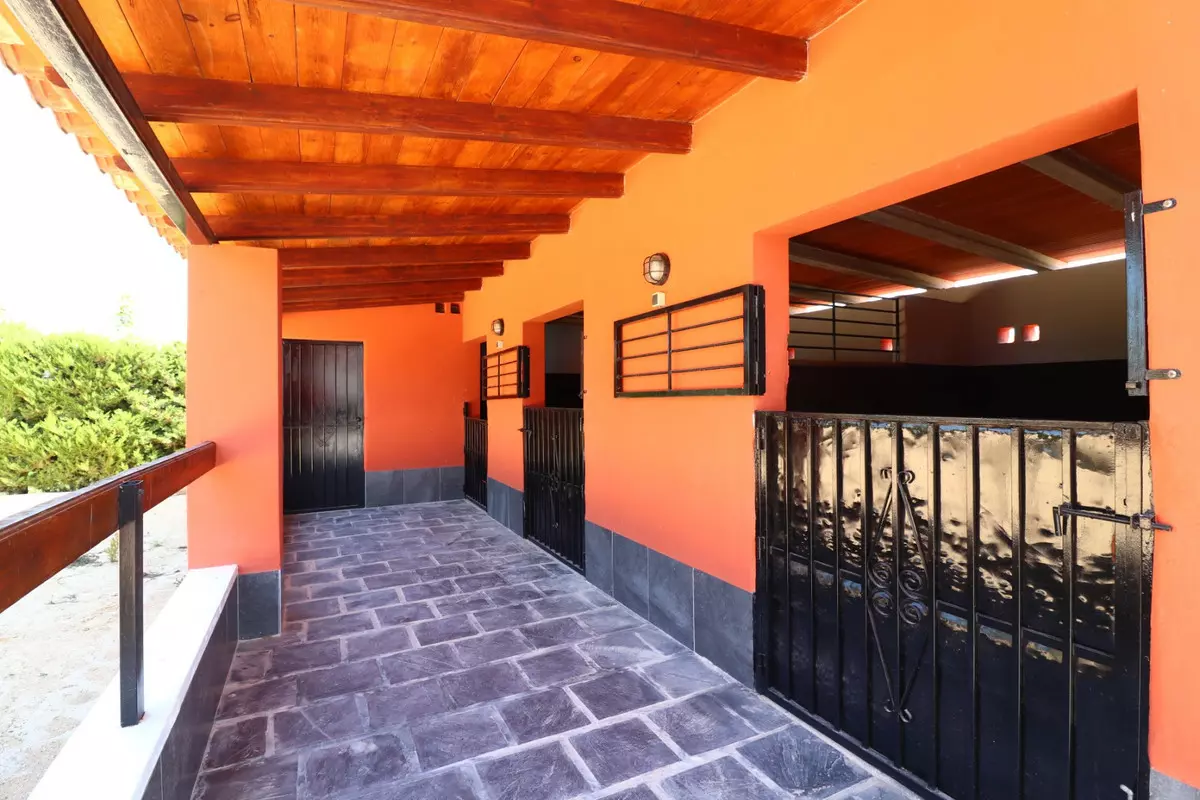 6-bedroom Villa In Almoradi, Spain (299 M²)