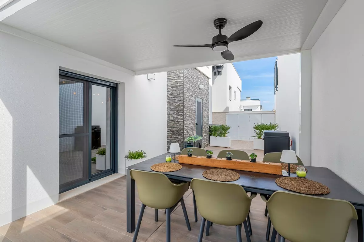 3-bedroom Villa In Orihuela, Spain (119 M²)