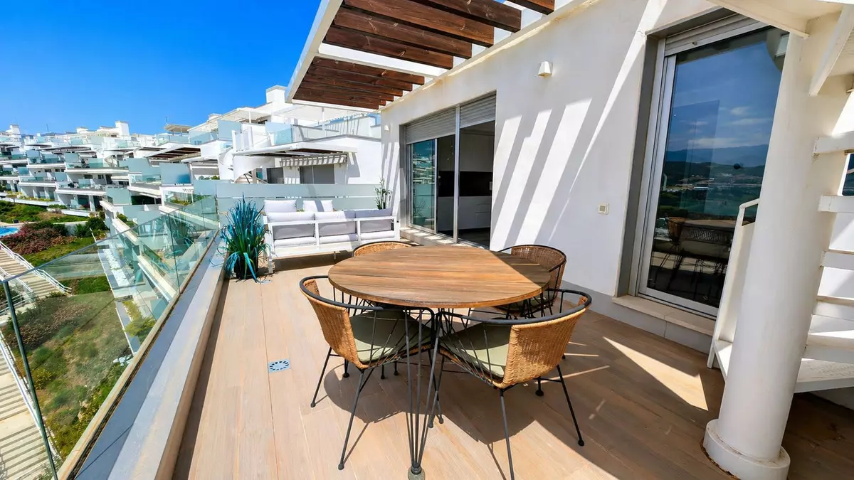 2-bedroom Apartment In Estepona, Spain (75 M²)