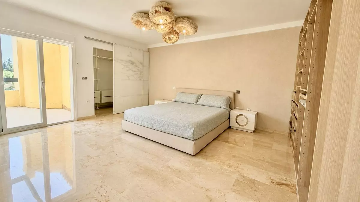 3-bedroom Apartment In Marbella, Spain (223 M²)