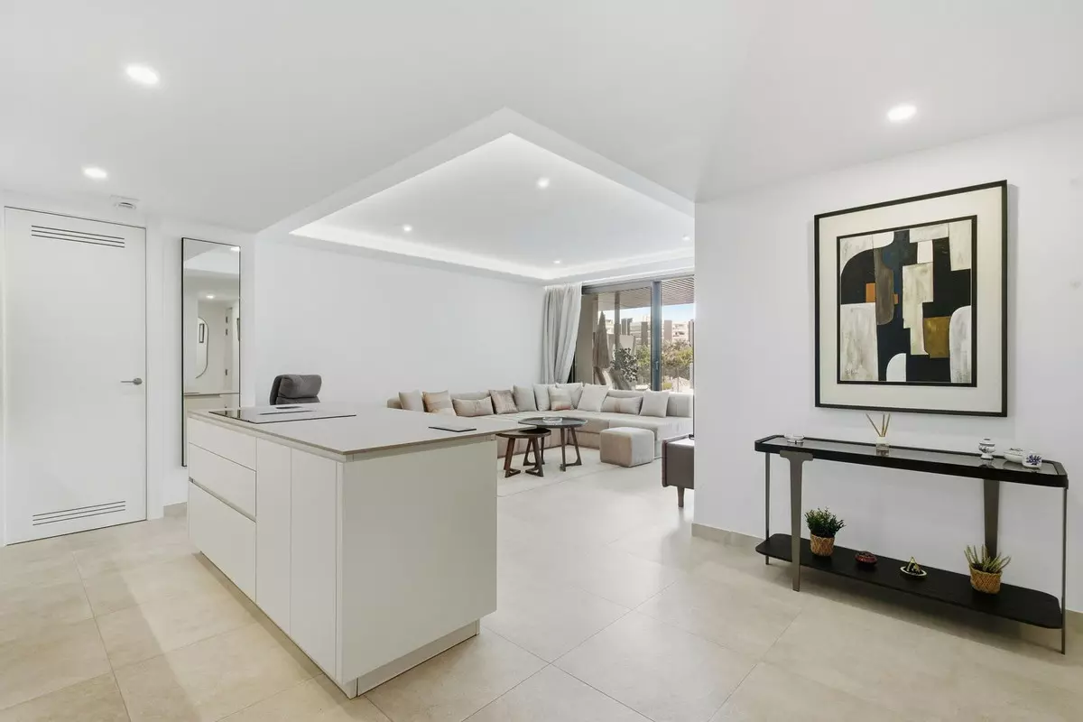 2-bedroom Apartment In Fuengirola, Spain (124 M²)