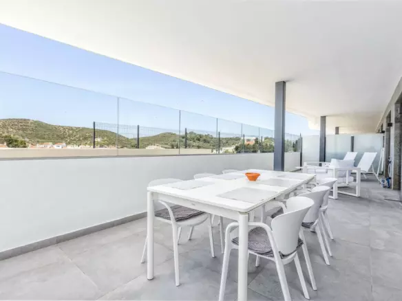 2-bedroom Apartment In Fuengirola, Spain (122 M²)
