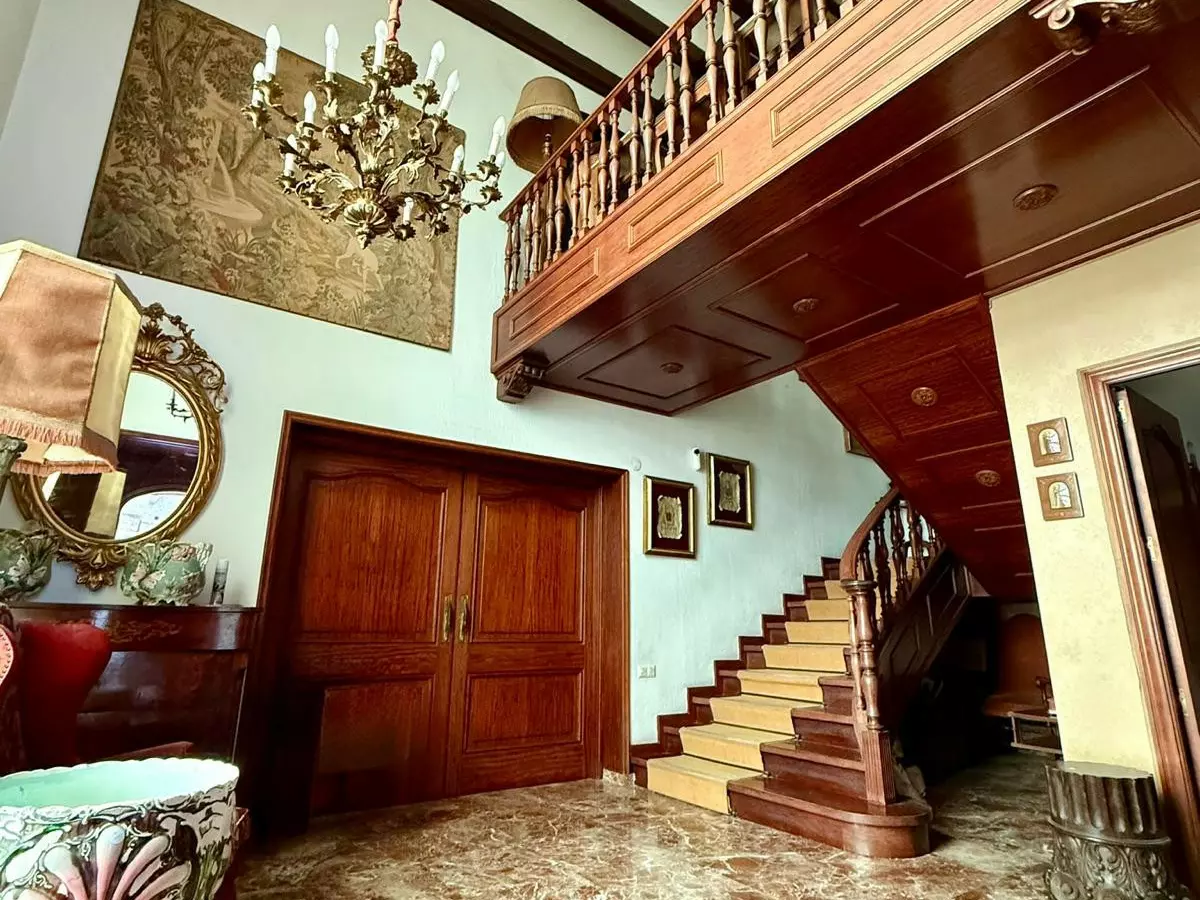 6-bedroom Villa In Alicante, Spain (473 M²)