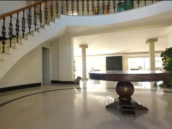 8-bedroom Villa In Estepona, Spain (1.265 M²)