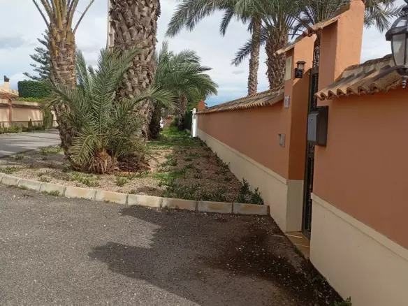 5-bedroom Villa In Dolores, Spain (350 M²)