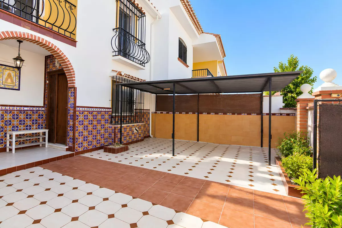 3-bedroom Villa In Fuengirola, Spain (155 M²)