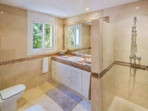 4-bedroom Villa In Marbella, Spain (404 M²)
