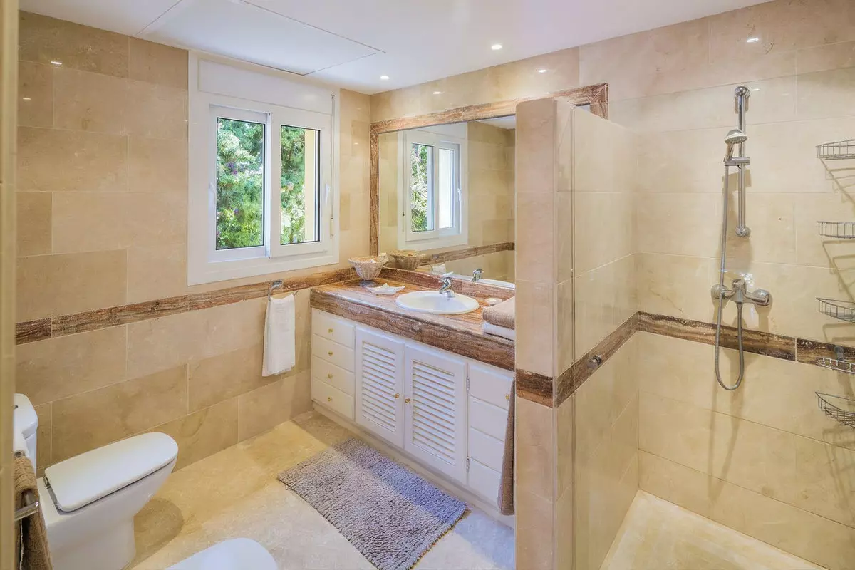4-bedroom Villa In Marbella, Spain (404 M²)