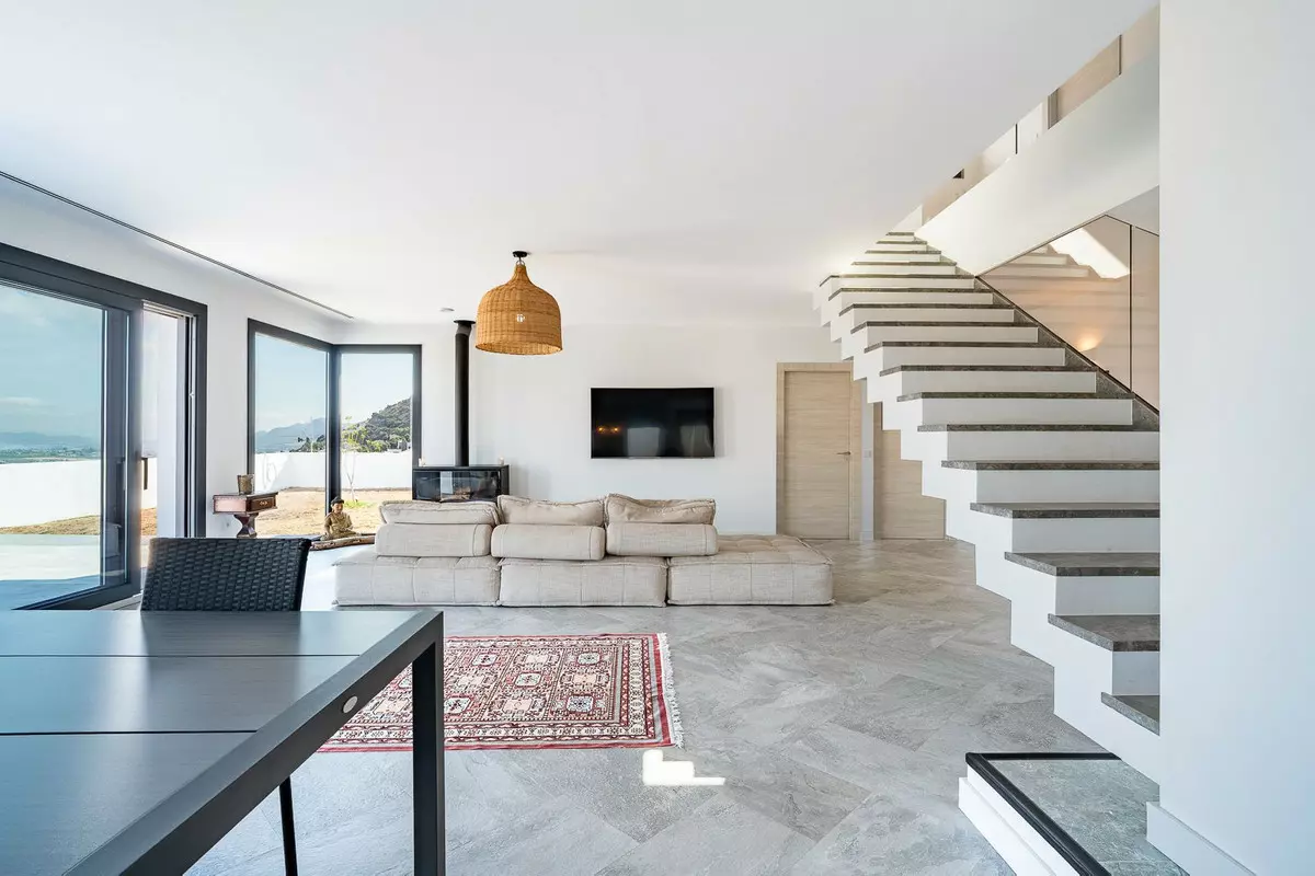 6-bedroom Villa In Coín, Spain (527 M²)