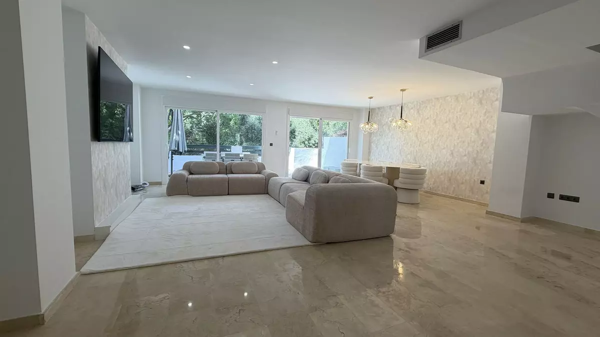 3-bedroom Apartment In Marbella, Spain (223 M²)
