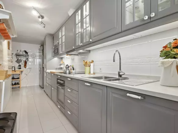3-bedroom Apartment In Marbella, Spain (130 M²)