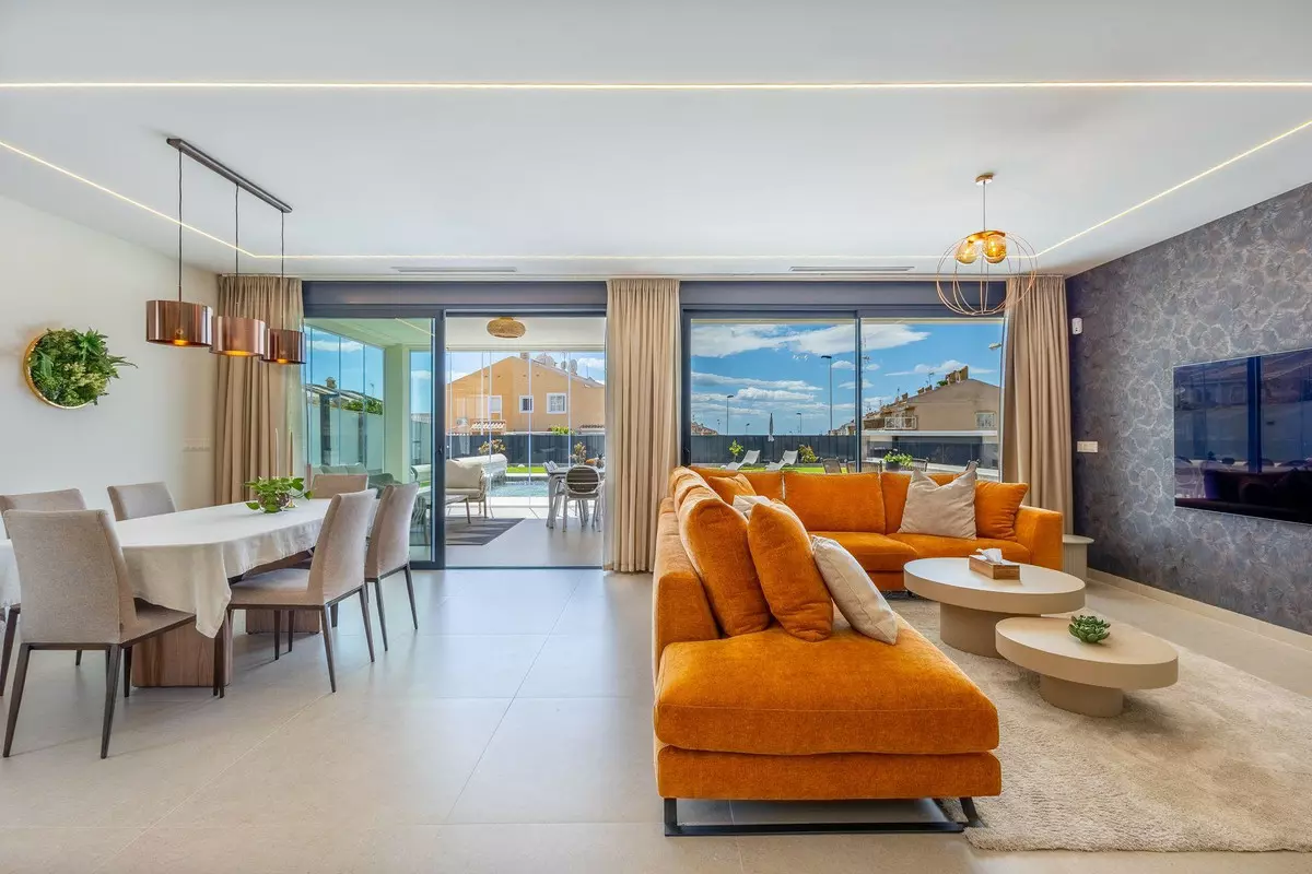 4-bedroom Villa In Torrevieja, Spain (234 M²)