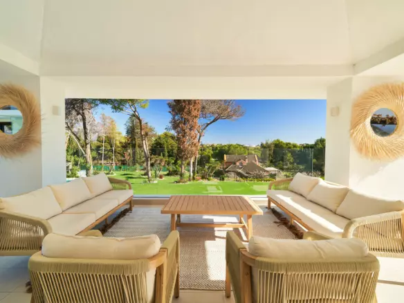 6-bedroom Villa In Marbella, Spain (449 M²)