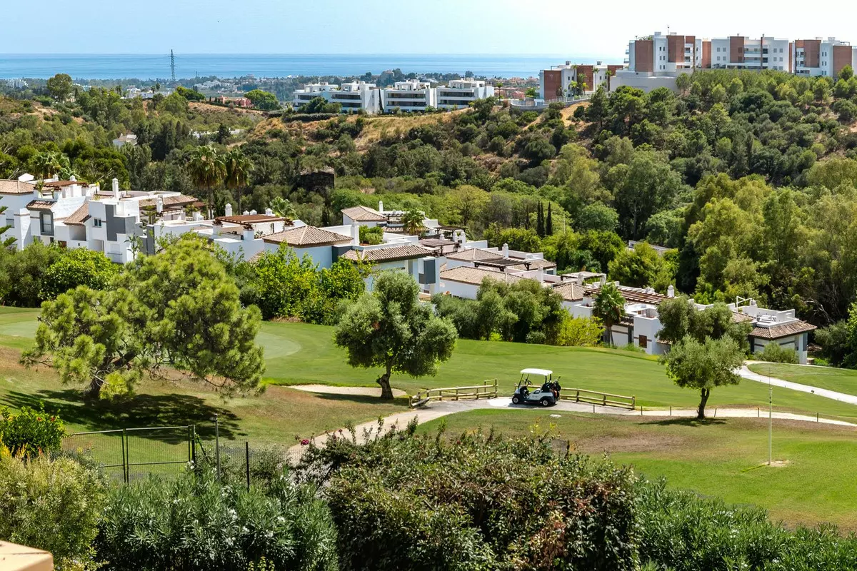 2-bedroom Apartment In Benahavis, Spain (90 M²)